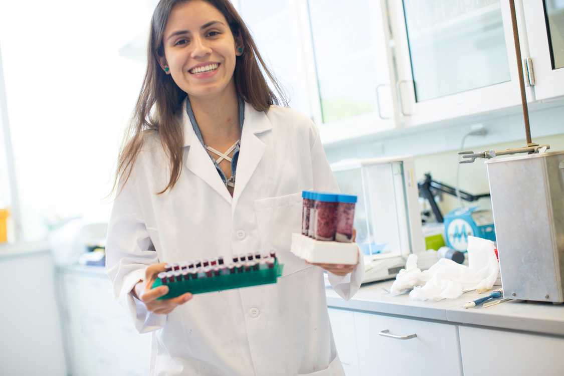 A Colombian student in the NexoGlobal research program