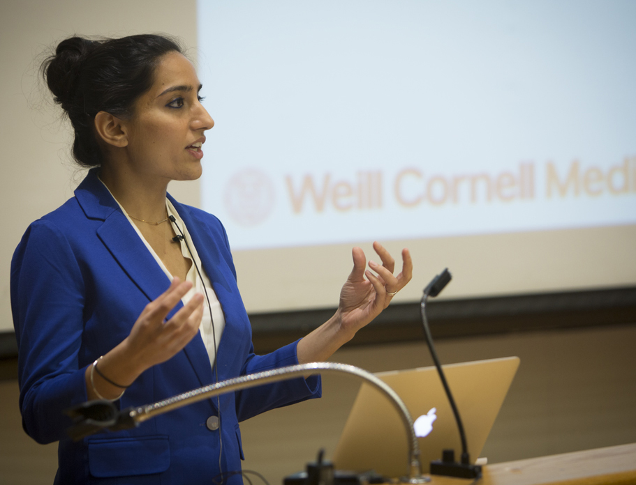 Dr. Gunisha Kaur lecturing