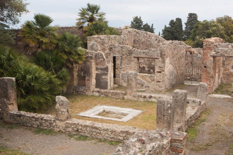 Standing architecture at the Casa della Regina Carolina in Pompeii