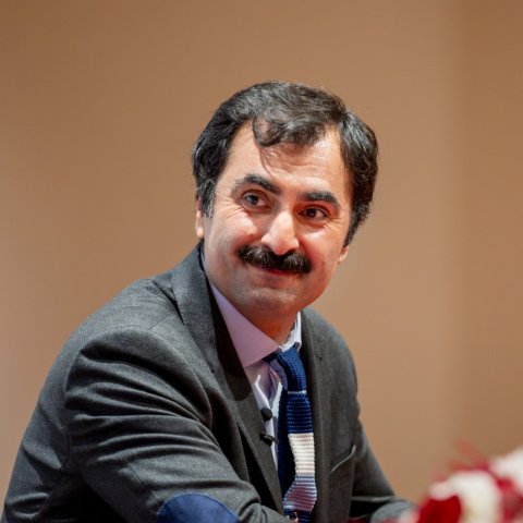 Azat Gündoğan headshot